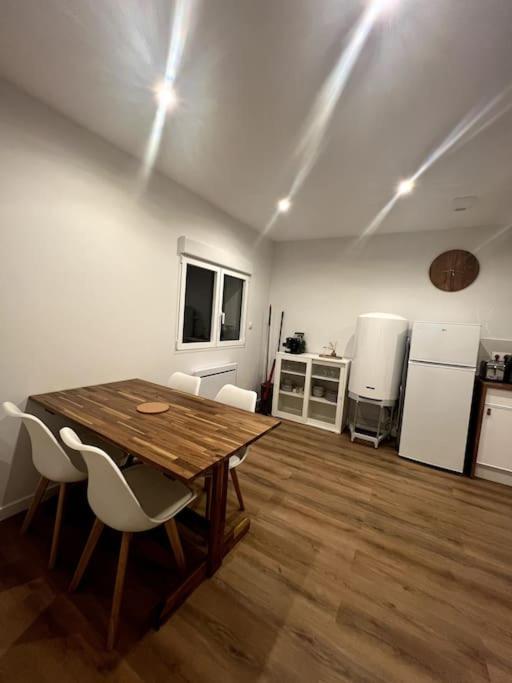 Jolie Maison Avec Courette Bourges Bagian luar foto