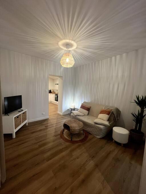 Jolie Maison Avec Courette Bourges Bagian luar foto